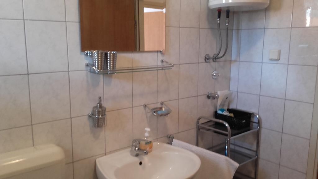 Apartment Max Омиш Экстерьер фото