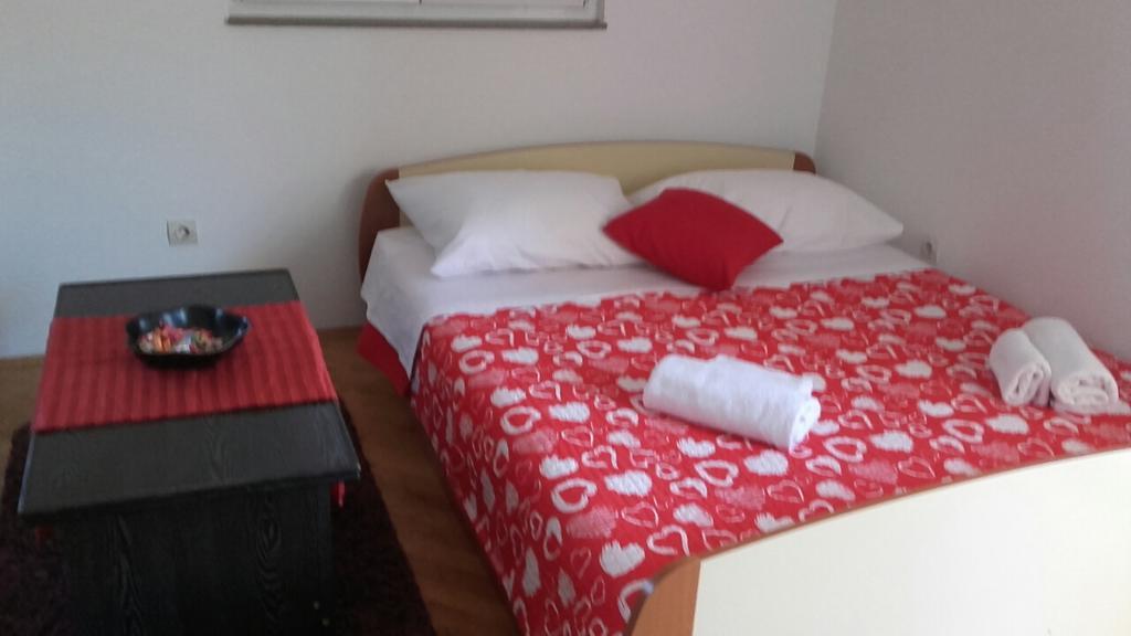 Apartment Max Омиш Экстерьер фото